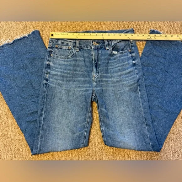 American Eagle Low Rise Baggy Flare Jeans Women’s Size 0 Denim Blue Jeans - Picture 4 of 8